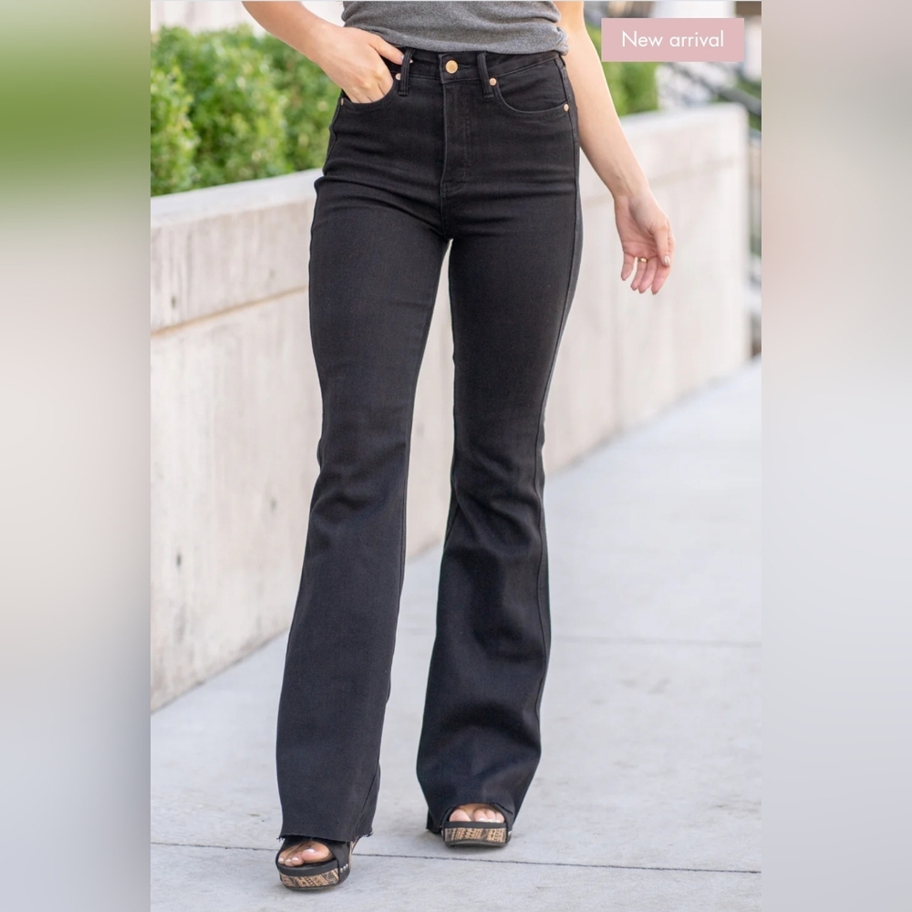 NWT Judy Blue Baton Rouge High Rise Tummy Control Cut Hem Flare Black sz 14W